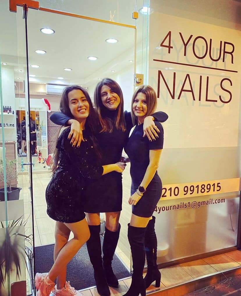 4 Your Nails team photo